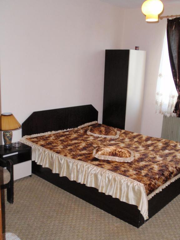 Family Hotel Natalis Chisarja Rum bild