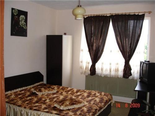 Family Hotel Natalis Chisarja Rum bild